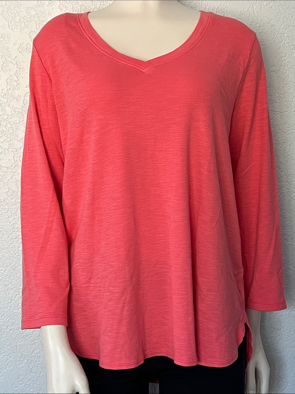 Tommy Bahama Ashby Isles Womenās XL Coral V Neck High Low Hem Long Sleeve Top